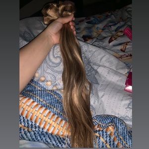 Selling 20 inch clip in hair extensions!!